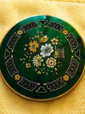 Vintage Stratton Queen Convertible Compact | Green Enamel Floral Basket